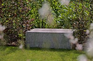 <p>Voeg comfort en stijl toe aan uw tuin met onze zitelementen. Perfect voor het creëren van gezellige zitplekken, van strakke banken tot moderne zitblokken. Deze duurzame elementen zijn ideaal voor het vormen van functionele en esthetische buitenruimtes, waar u kunt ontspannen en genieten van uw tuin. Verkrijgbaar in verschillende materialen en designs, passend bij elke tuinstijl voor een praktische en sfeervolle inrichting</p>
