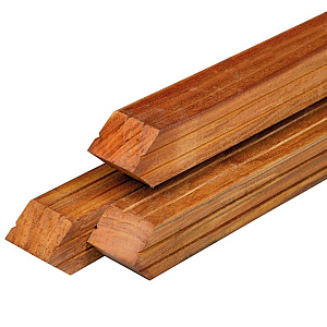 Hardhouten paal geschaafd 4rh met punt 8,5 x 8,5 x 275 cm