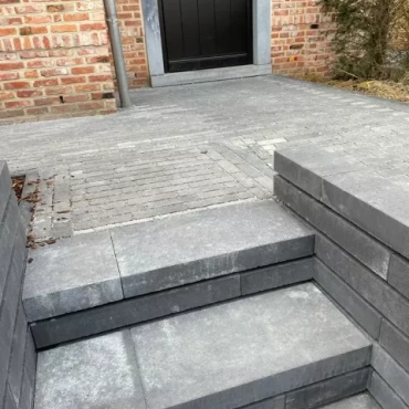 Hydro Brick 20x6,7x8 Nuance Black