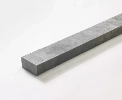 <p>Millboard onderliggers vormen een stevige en duurzame fundering voor Millboard vlonderplanken. Deze onderliggers zijn speciaal ontworpen om perfect samen te werken met Millboard, waardoor je verzekerd bent van een stabiele en langdurige constructie.</p>

<p>Dankzij de vochtbestendige en rotvrije eigenschappen zijn Millboard onderliggers ideaal voor buitentoepassingen. Ze zijn bestand tegen weersinvloeden en zorgen ervoor dat jouw vlonder jarenlang mooi en stevig blijft, zonder het risico op houtrot of vervorming.</p>
