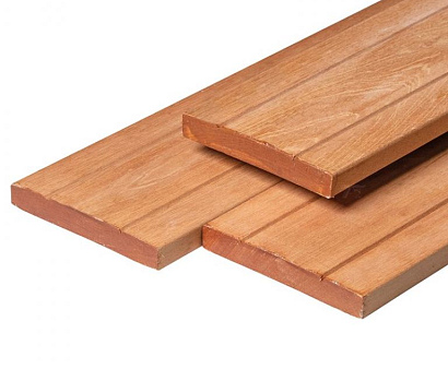 <p>Hardhouten vlonderplanken zijn de perfecte keuze voor een luxe en duurzame buitenruimte. Dit tropische hardhout staat bekend om zijn extreme stevigheid en lange levensduur, waardoor het ideaal is voor terrassen, steigers en andere buitentoepassingen.</p>

<p>Dankzij de natuurlijke weerstand tegen vocht, schimmels en insecten blijven hardhouten vlonderplanken jarenlang mooi en sterk. Onbehandeld krijgt het hout een elegante vergrijzing, maar met de juiste verzorging behoudt het zijn diepe, warme kleur.</p>
