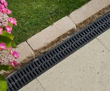 <p><strong>afwatering</strong> omvat een breed scala aan producten die zijn ontworpen om het beheer van regenwater en overtollig water in buitenruimtes te optimaliseren. Deze producten zijn essentieel voor het voorkomen van wateroverlast en het bevorderen van een efficiënte afvoer van water, zowel in tuinen, op opritten als rondom gebouwen.</p>

<p> </p>
