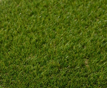 <p>Kunstgras biedt een onderhoudsvriendelijke en duurzame oplossing voor een altijd groene en verzorgde buitenruimte. Ideaal voor tuinen, balkons, speelplaatsen of dakterrassen, het heeft een natuurlijke uitstraling en voelt zacht aan. Kunstgras is weerbestendig, slijtvast en eenvoudig te installeren. Verkrijgbaar in verschillende soorten en hoogtes, is het een veelzijdige keuze voor een strak en groen oppervlak dat het hele jaar door mooi blijft.</p>
