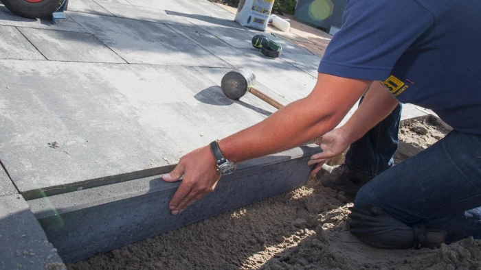 8389 tuintegels leggen in tuin bestraten tuinmaterialen.nl